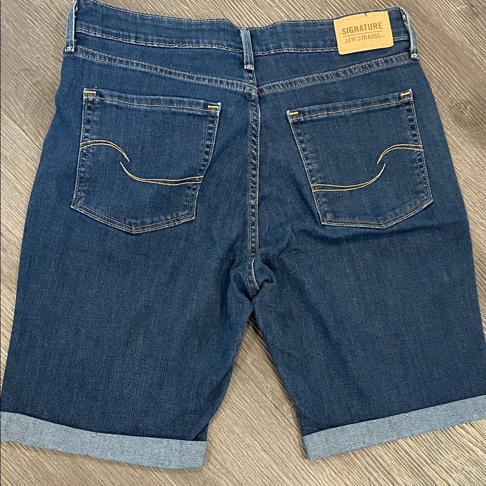 Size 10 Signature by Levi Strauss Dark Blue Bermuda Jean Shorts - Picture 6 of 7